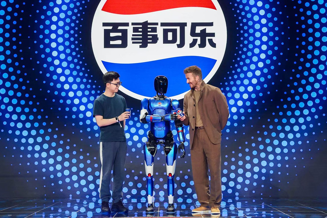 bbin寶盈機(jī)器人攜手百事中國共創(chuàng)“百事藍(lán)寶” 共燃渴望新章